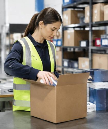 Kitting : optimiser la préparation des commandes et la logistique d’entrepôt